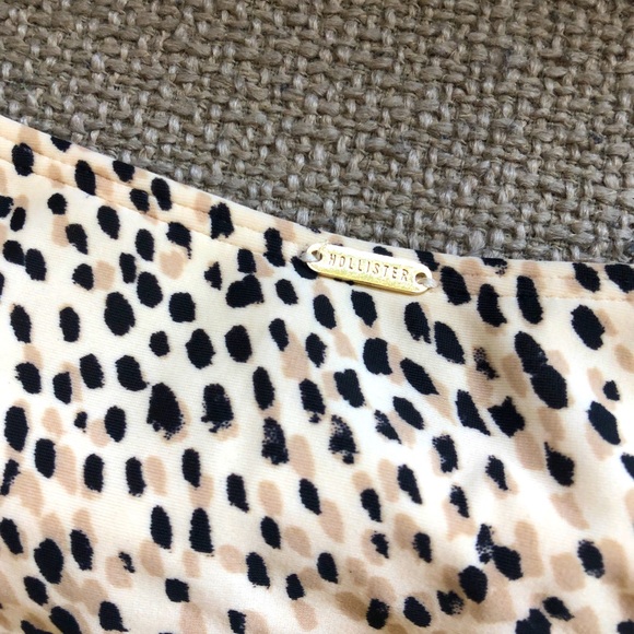 🚨 HOLLISTER - High Rise Bikini Bottom - Picture 3 of 4